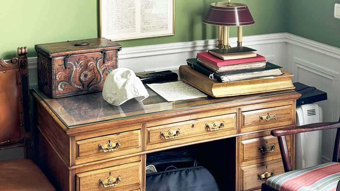 The desk where Alfred Nobel wrote and signed his testament establishing the Nobel Prize, now at the Swedish Club in Paris
